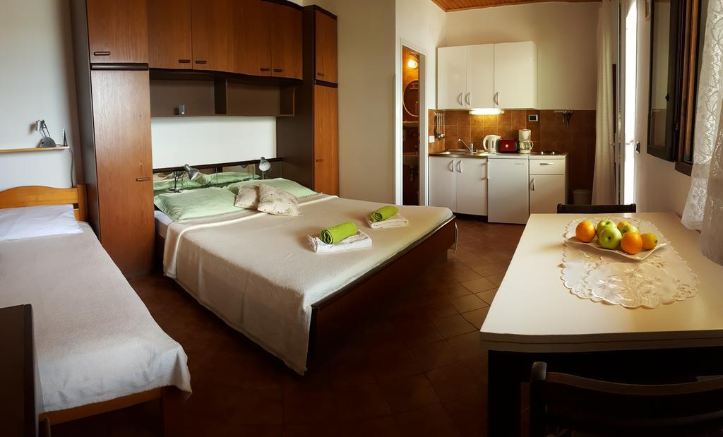 Apartments Bajo - Free Parking ดูบรอฟนิก ภายนอก รูปภาพ