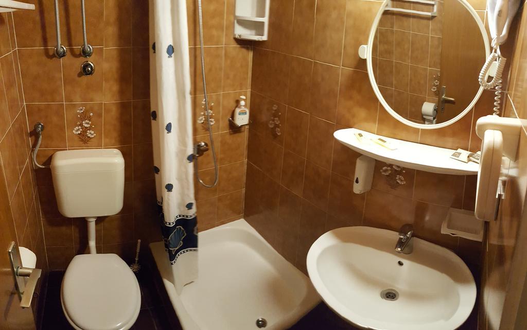 Apartments Bajo - Free Parking ดูบรอฟนิก ภายนอก รูปภาพ