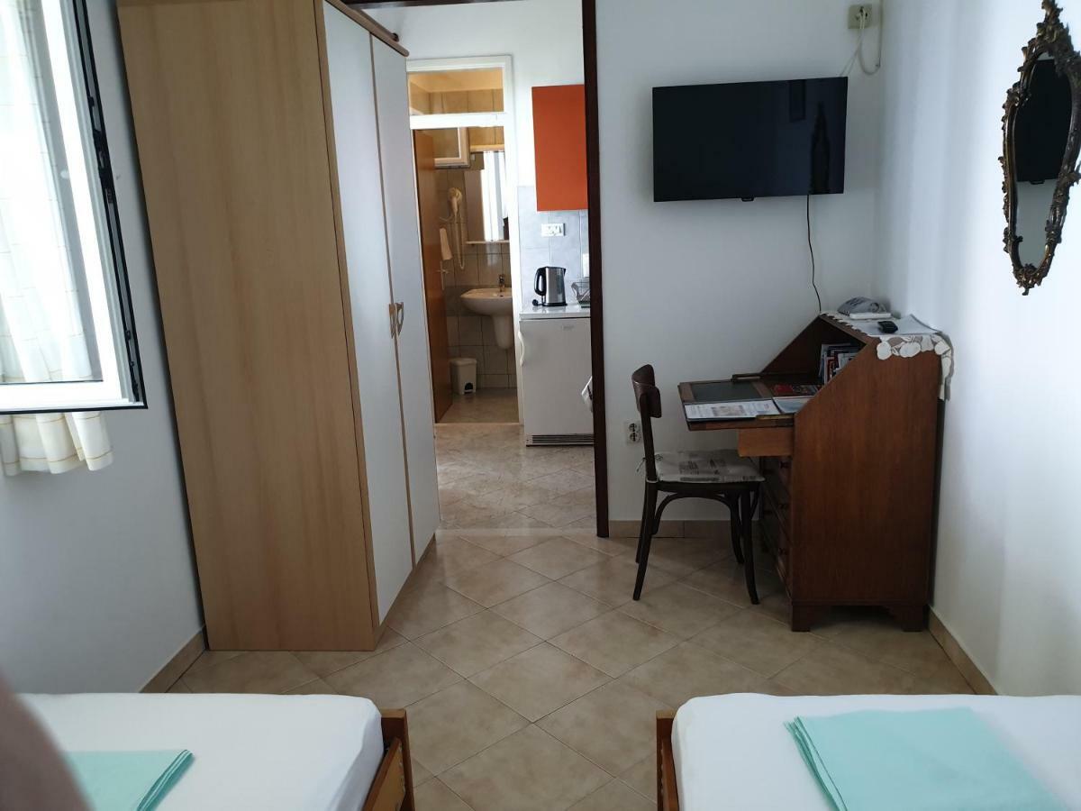 Apartments Bajo - Free Parking ดูบรอฟนิก ภายนอก รูปภาพ